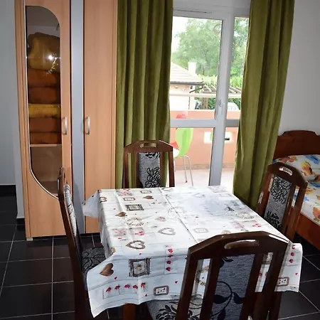 Srebrna Nit Apartman *