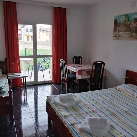 Srebrna Nit Apartman *